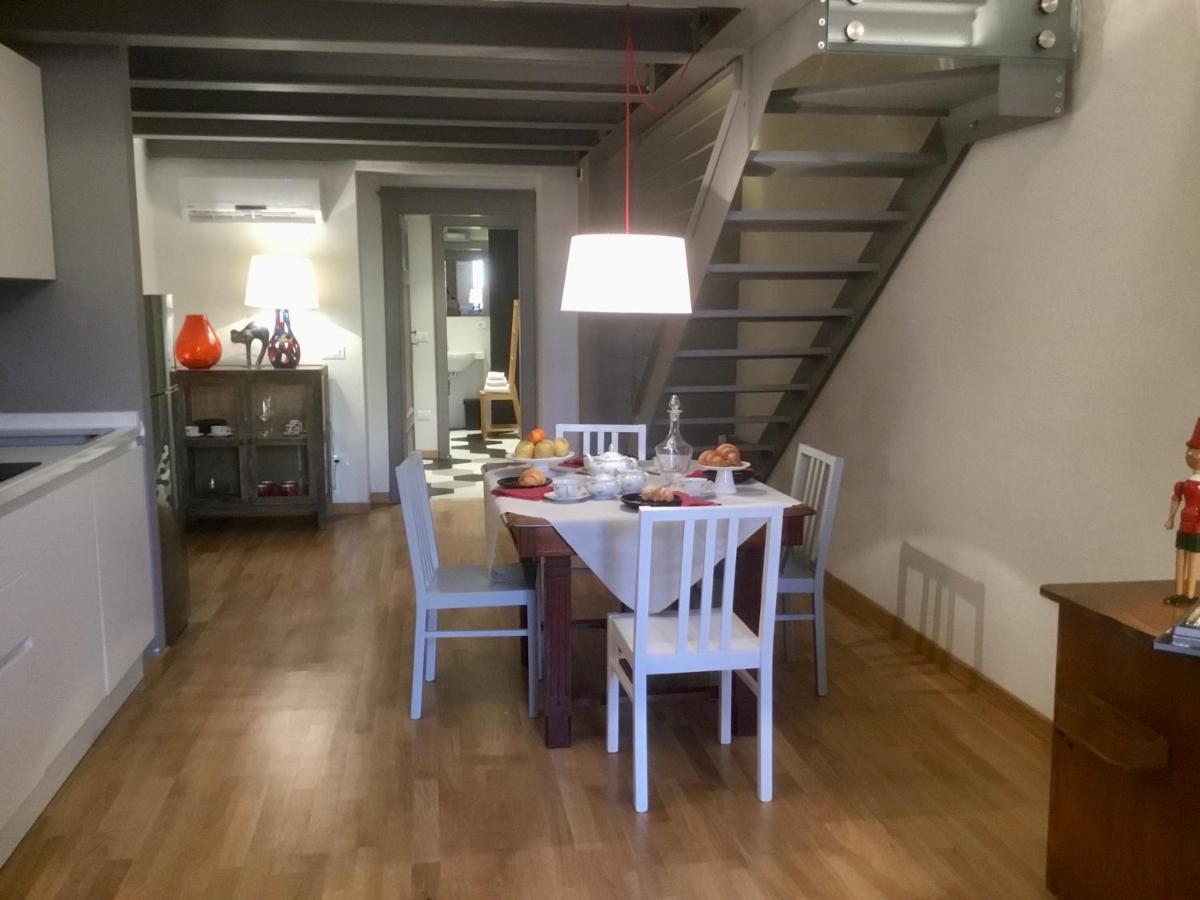 Torre Guinigi Luxury Loft Nel Centro Storico Di Lucca Apartment Luaran gambar