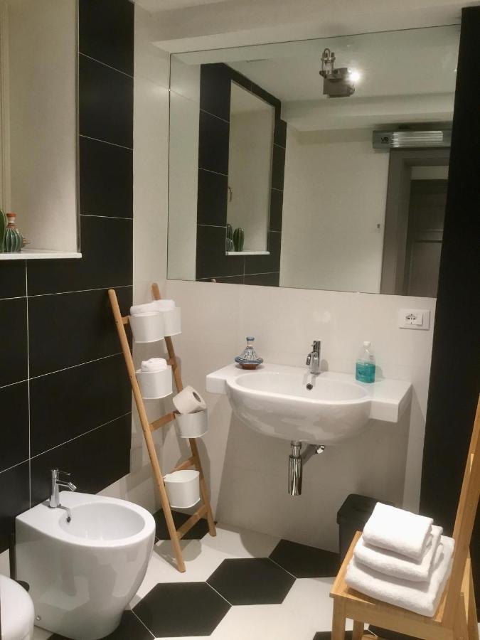 Torre Guinigi Luxury Loft Nel Centro Storico Di Lucca Apartment Luaran gambar